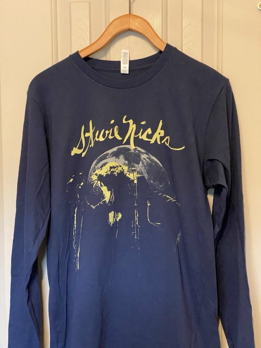 Stevie Nicks Blue Long Sleeve T-Shirt Tour 2023 Men's Size M Rock Band Music Tee - Picture 3 of 6